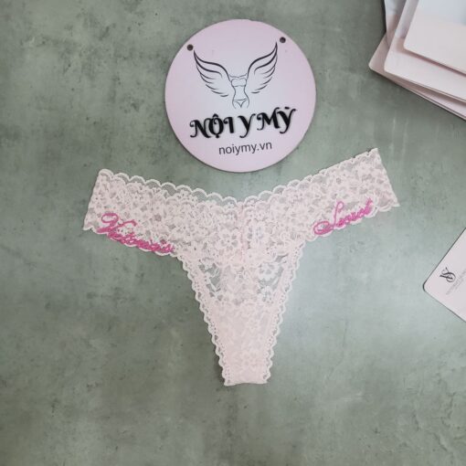 Quần lót Victoria Secret lọt khe ren màu hồng nhạt thêu chữ 428799qa6