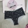 Quần lót Victoria Secret nửa mông thun lạnh không viền màu đen hoạ tiết 424627