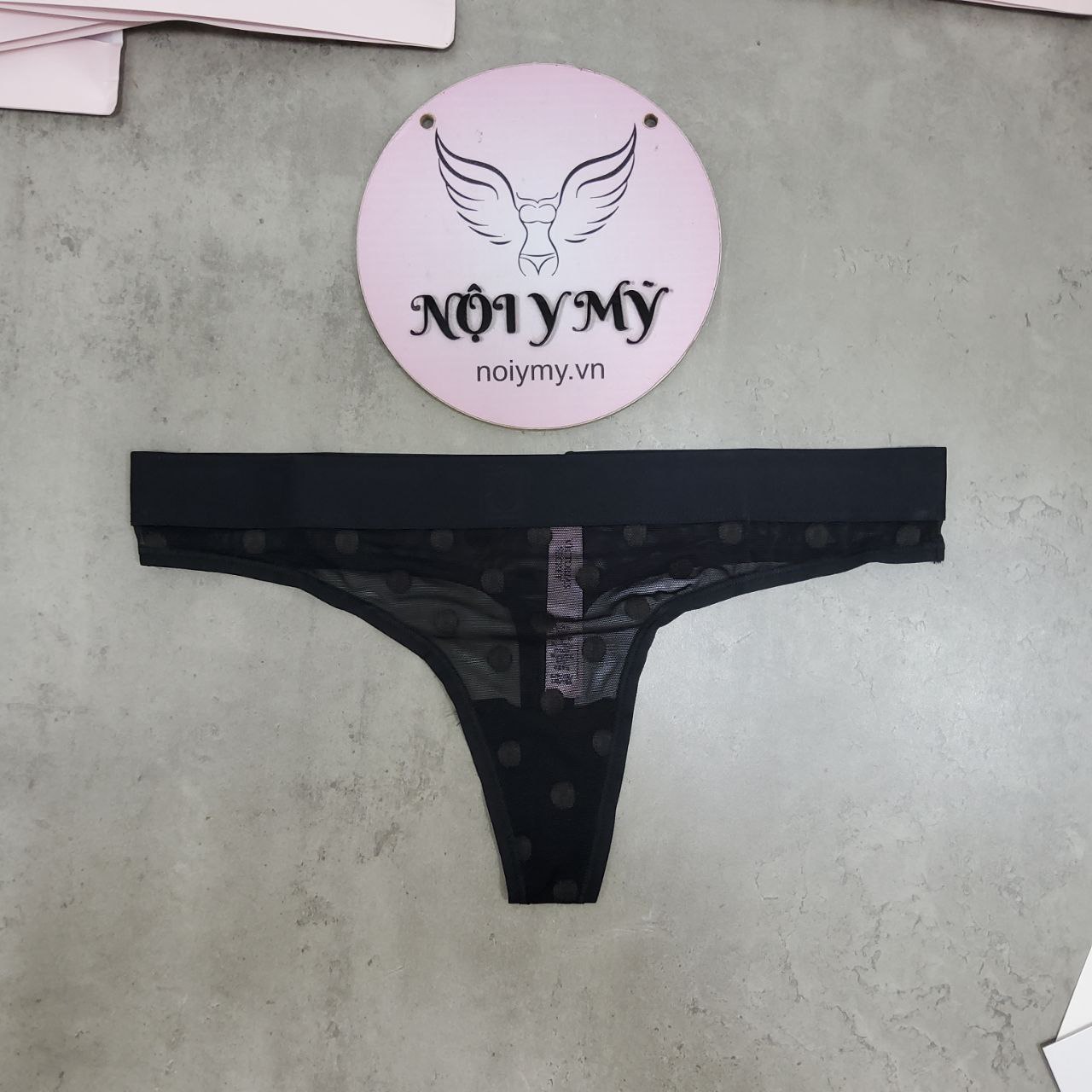 Quần lót Victoria Secret lọt khe ren lưới lưng logo màu đen 428783qb4