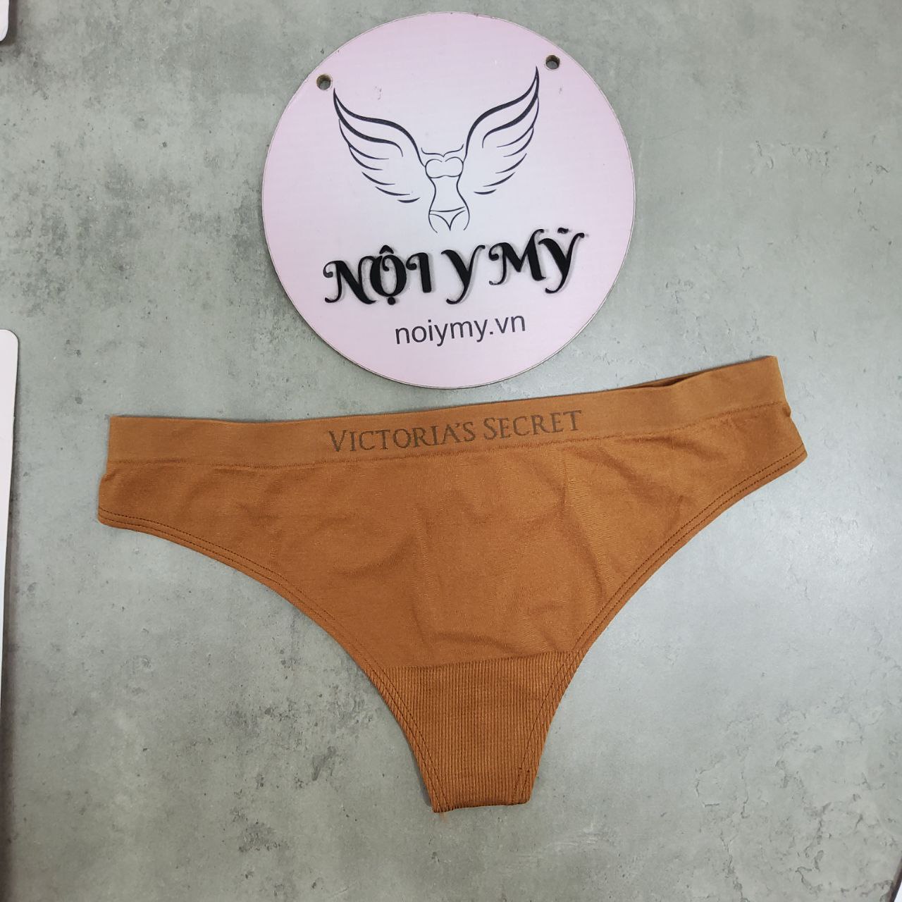 Quần lót Victoria Secret lọt khe thun seamless màu vàng bò 430887qk2