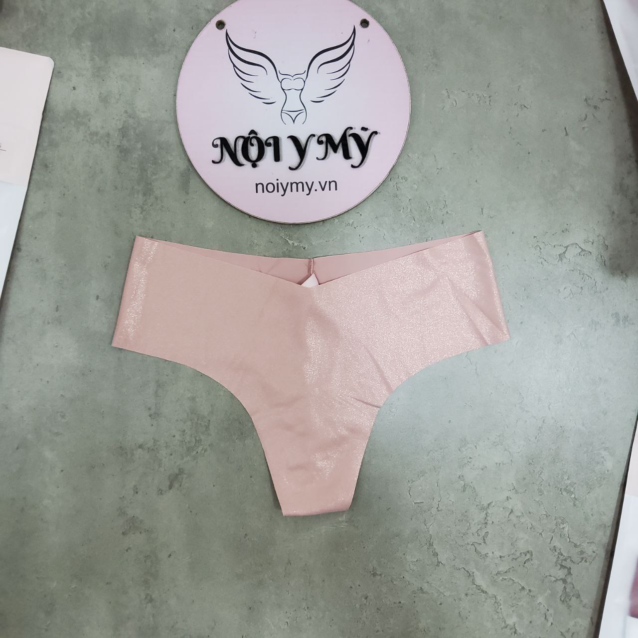 Quần lót Victoria’s Secret lọt khe thun lạnh không viền màu hồng nude nhũ 431660qdw