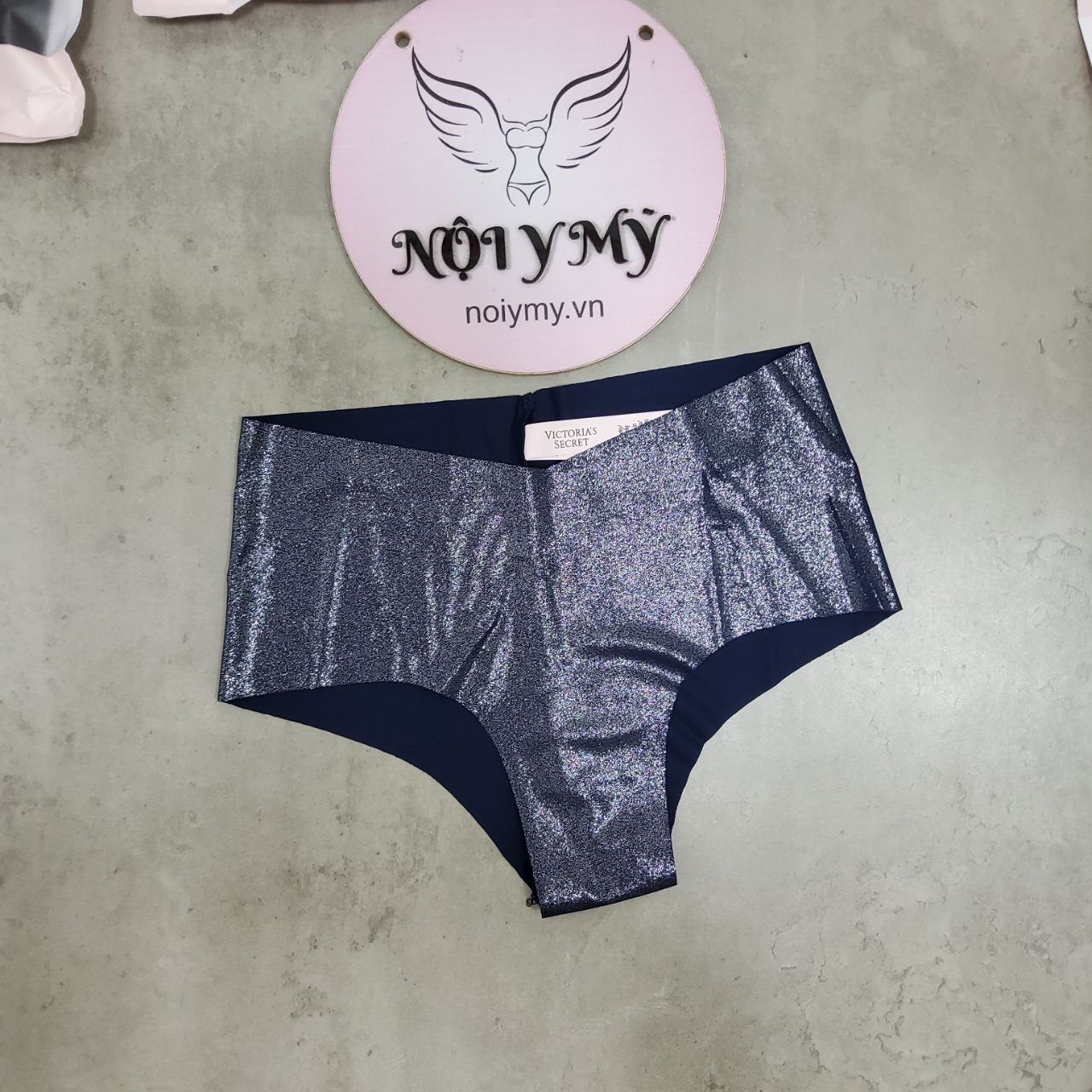Quần lót Victoria Secret nửa mông thun lạnh không viền màu xanh navy nhũ 431684qaf (Sao chép)