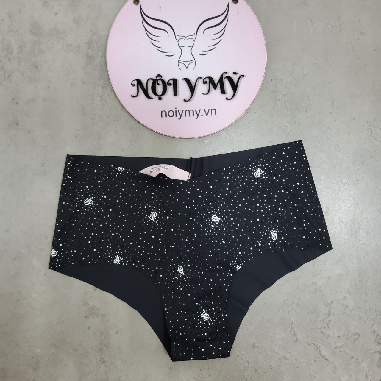 Quần lót Victoria Secret nửa mông thun lạnh không viền màu đen hoạ tiết nhũ 431684qbn