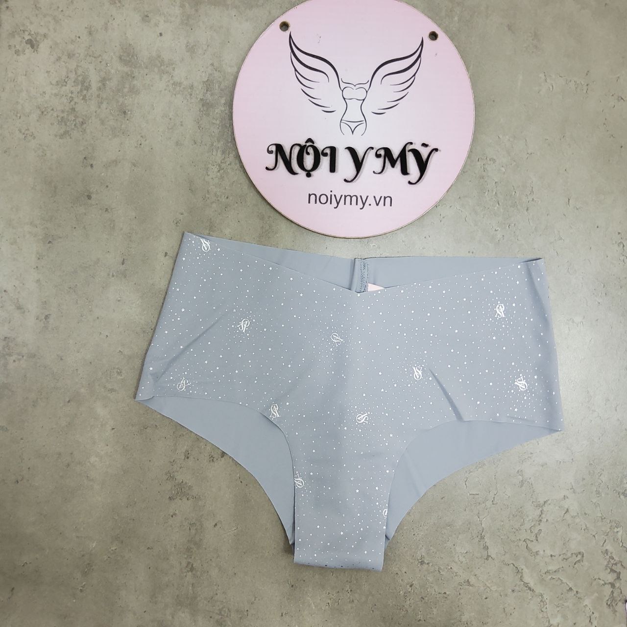 Quần lót Victoria Secret nửa mông thun lạnh không viền màu xám hoạ tiết nhũ 431684qes