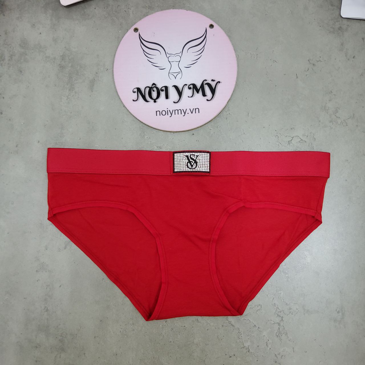 Quần lót Victoria’s Secret nguyên mông thun cotton lưng đính đá màu đỏ 431951qd4