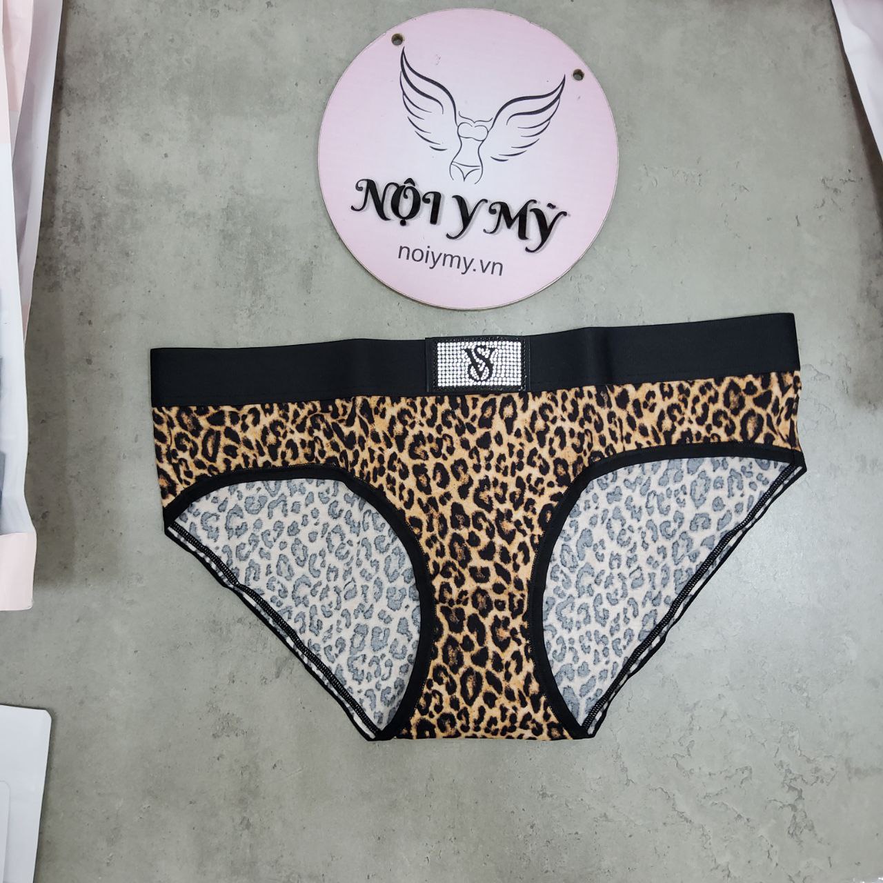 Quần lót Victoria’s Secret nguyên mông thun cotton lưng đính đá màu da beo 431951spa