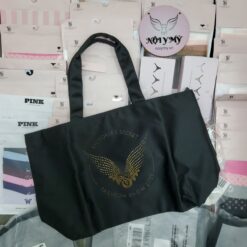 Túi Vic có khóa kéo vải đen đính đá họa tiết ngang 57x cao 36cm