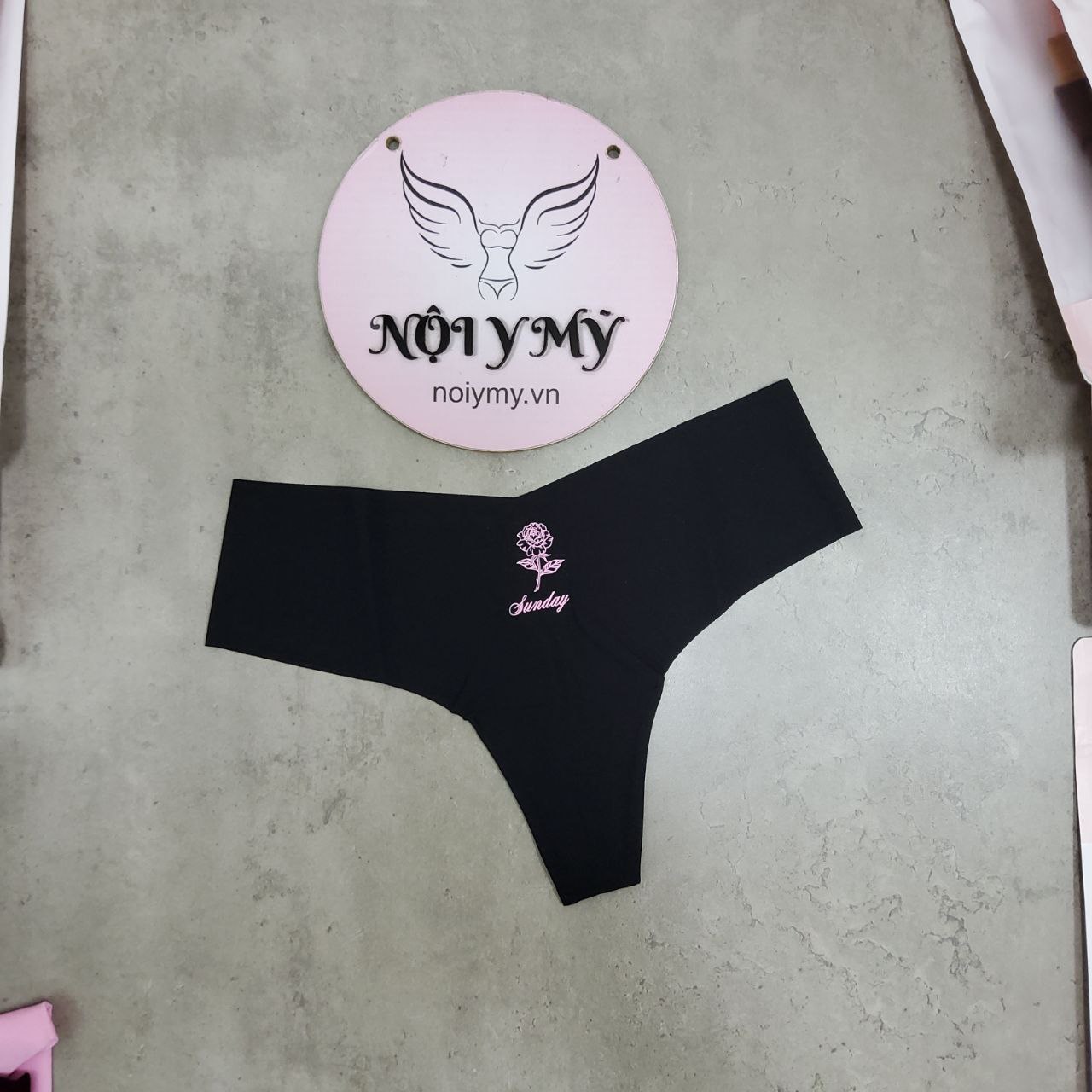 Quần lót Pink lọt khe thun lạnh không viền màu tím nhạt monday