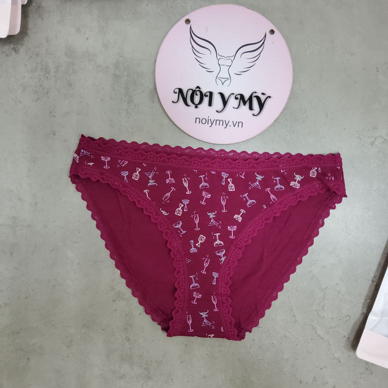 Quần lót Victoria’s Secret bikini cotton viền ren màu tím hồng hoạ tiết 417814