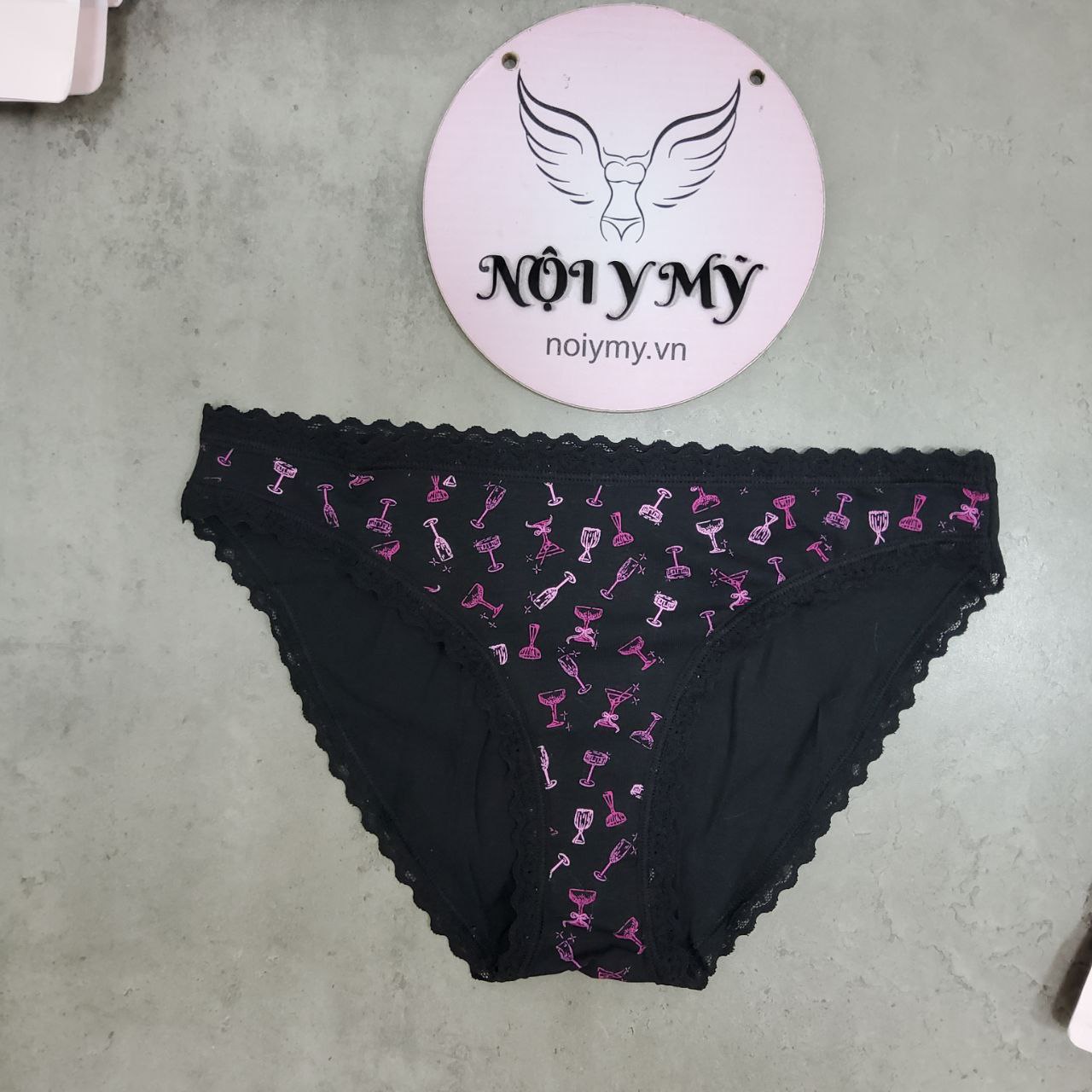 Quần lót Victoria’s Secret bikini cotton viền ren màu đen hoạ tiết 417814