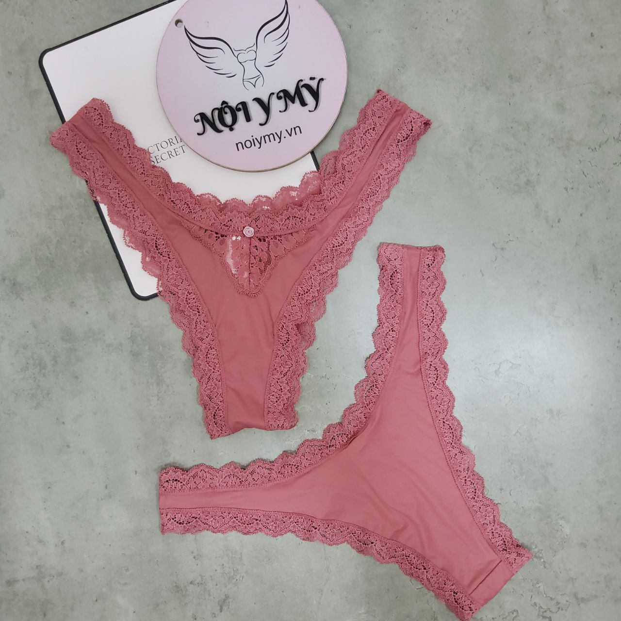 Quần lót Victoria Secret nửa mông thun lạnh phối ren màu hồng đất 417746qpq