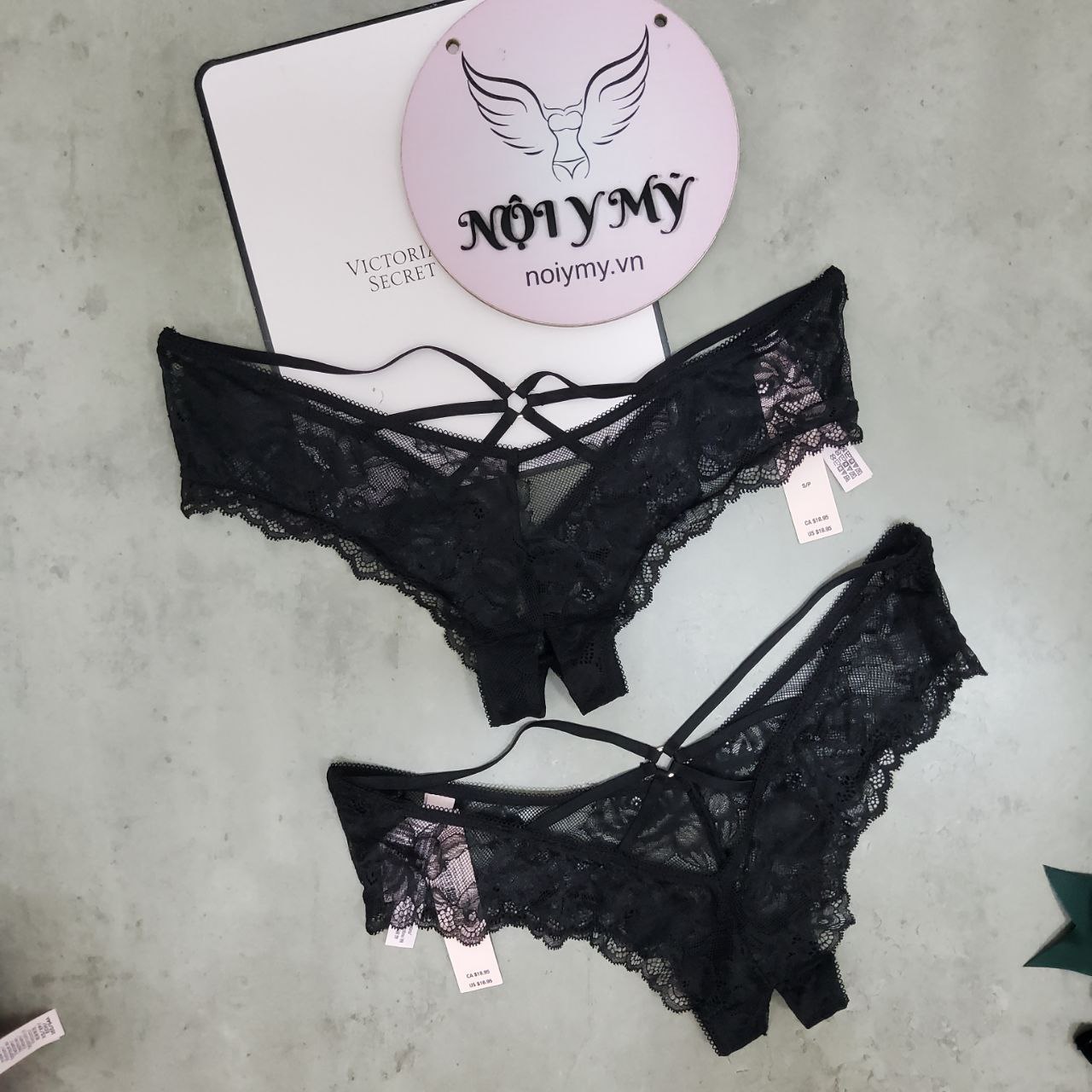 Quần lót Victoria Secret nửa mông ren hở đáy phía sau đan dây màu đen 431028qb4