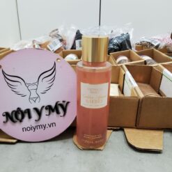 Xịt thơm toàn thân VICTORIA’S SECRET Glazed Petals & Berries Fragrance Mist
