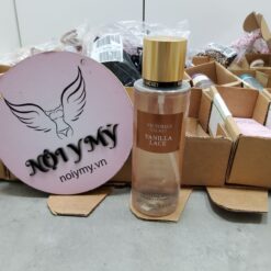 Xịt thơm toàn thân VICTORIA’S SECRET Pure Seduction Vacation Fragrance Mist