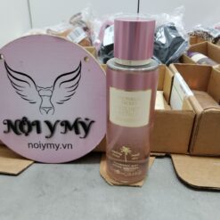 Xịt thơm toàn thân VICTORIA’S SECRET Velvet Petals Vacation Fragrance Mist