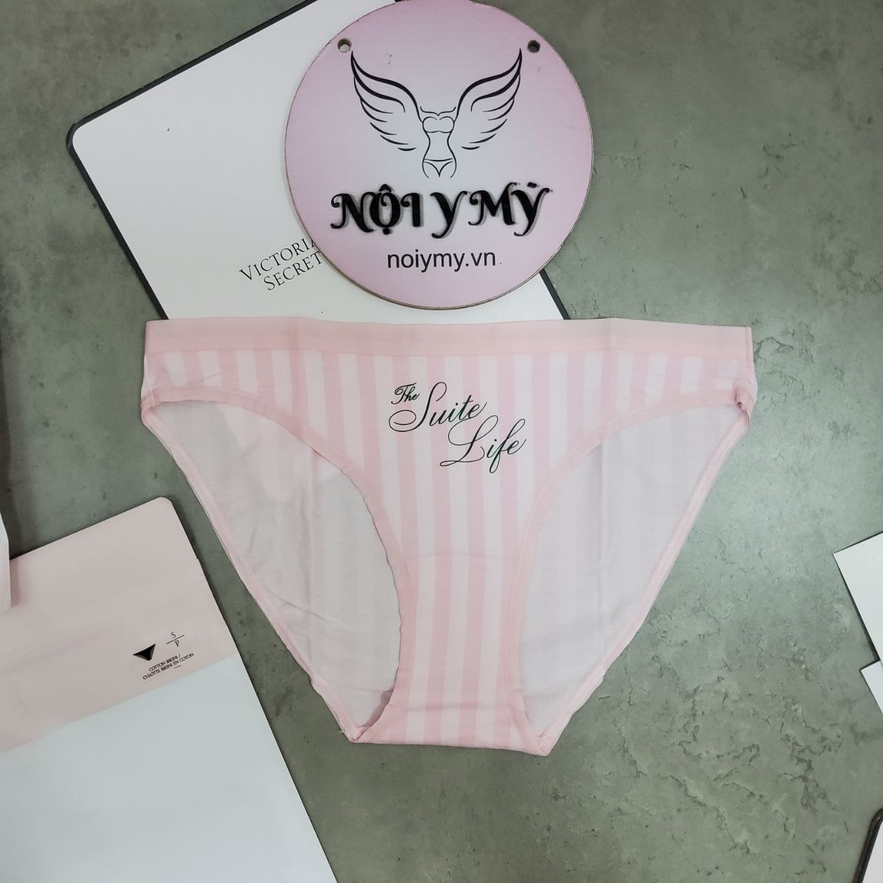 Quần lót Victoria’s Secret bikini thun cotton màu xanh lá hoạ tiết 431716