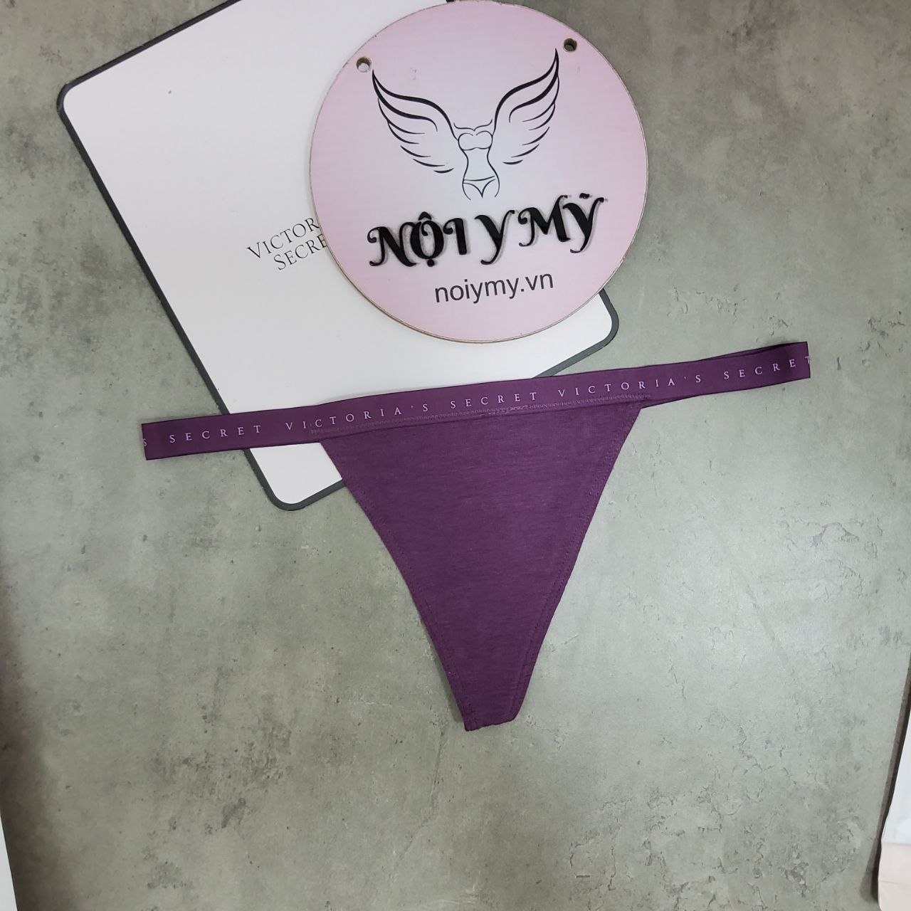 Quần lót Victoria Secret lọt khe dây thun cotton lưng logo màu tím 418366qjf