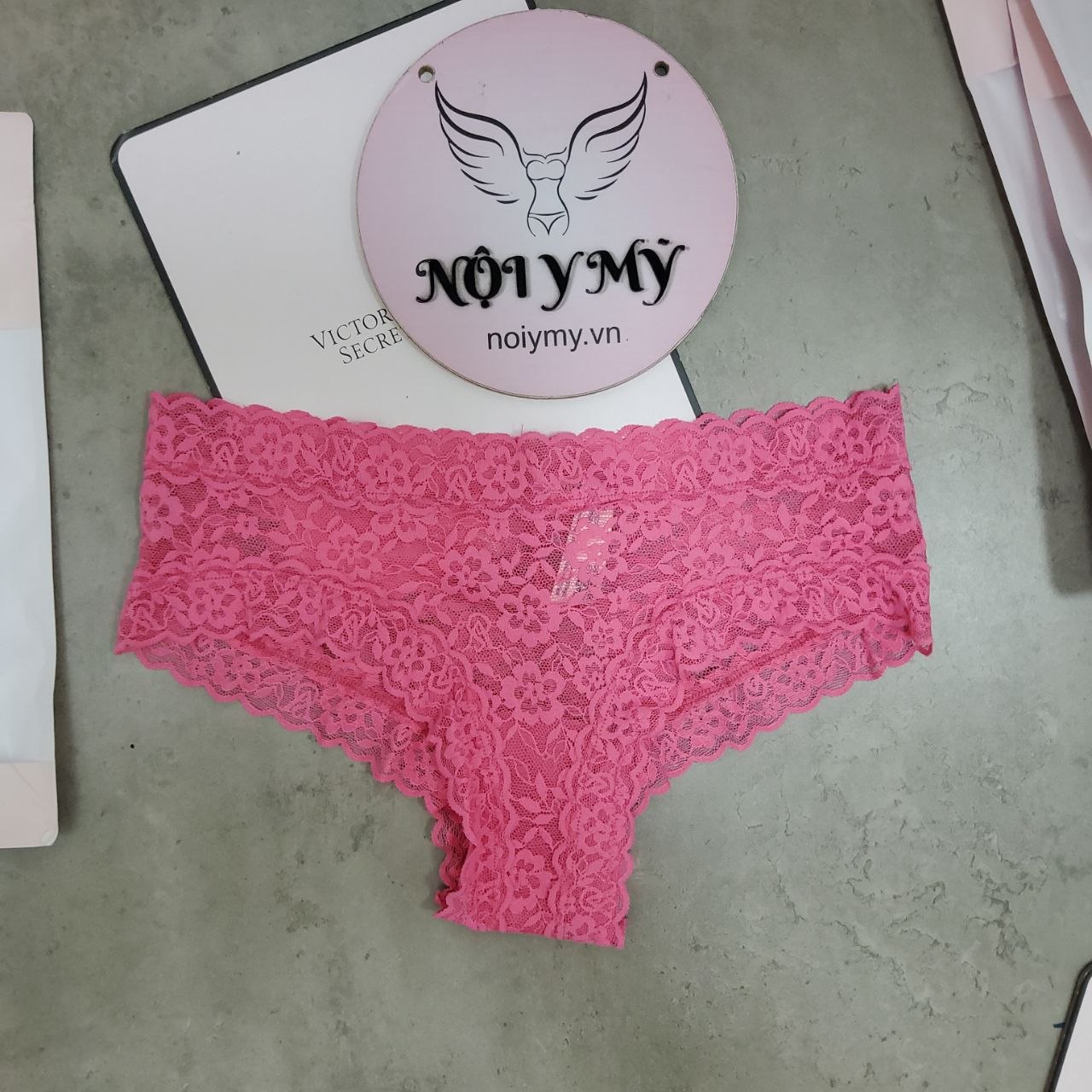 Quần lót Victoria Secret nửa mông ren màu hồng 419058r3n