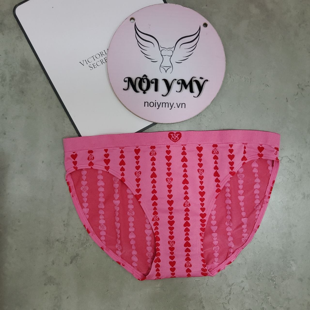 Quần lót Victoria’s Secret bikini thun Seamless màu hồng hoạ tiết 431603qfx (Sao chép)