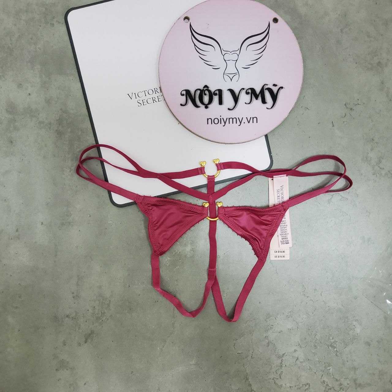 Quần lót Victoria Secret lọt khe dây thun lạnh không đáy màu hồng 433406qcj
