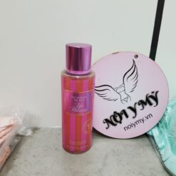 Xịt thơm toàn thân Isla Hibiscus Fragrance Mist