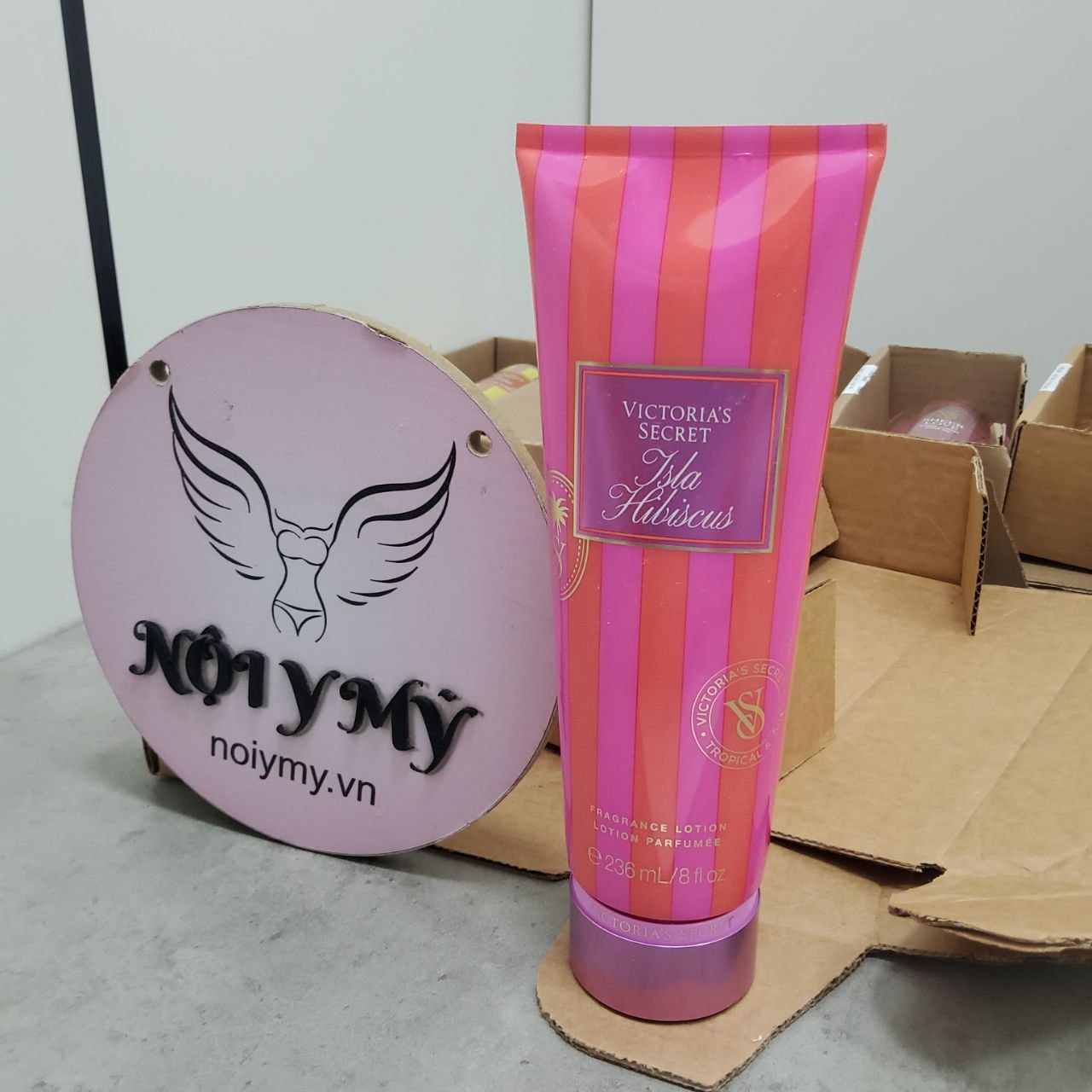 Sữa dưỡng thể hương nước hoa Isla Hibiscus Fragrance Lotion