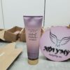 Sữa dưỡng thể nước hoa có nhũ Velvet Petals Shimmer Fragrance Lotion